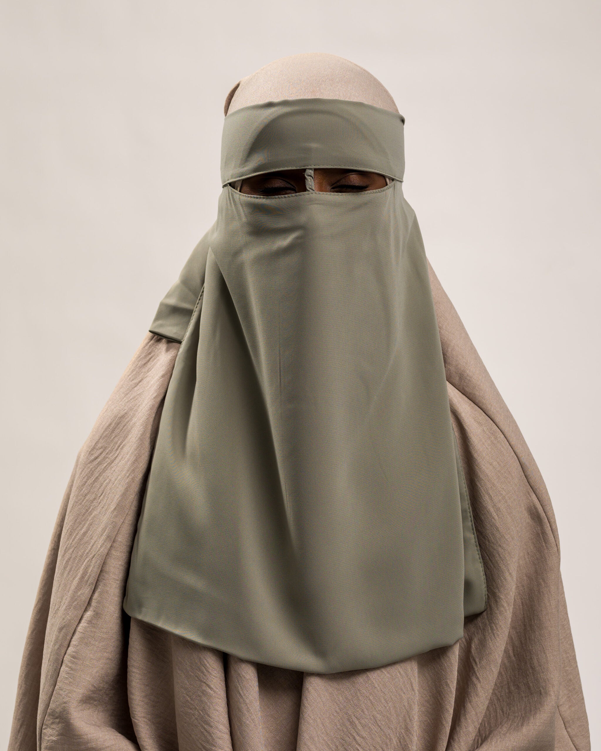 Tie-back niqab Royal Sage – SOTRA